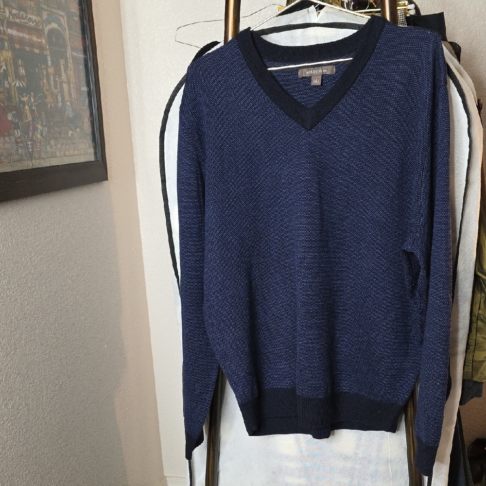 Nordstrom V-Neck Sweater in Deep Blue Large Merino Wool